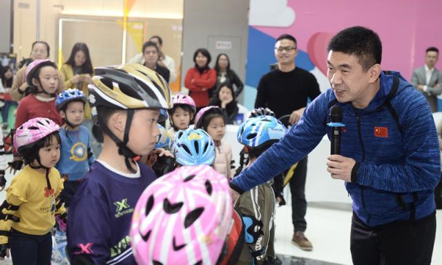 重慶冰雪運動(dòng)進社區活動(dòng)在沙坪壩(bà)區啓動(dòng)