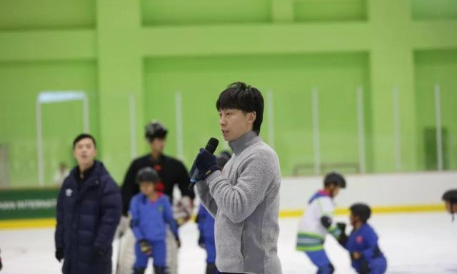 校企聯合促進冰雪運動進校園