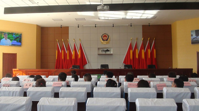 河北省平山縣組織收聽收看全省加快冰雪運動(dòng)發(fā)展推進會議2