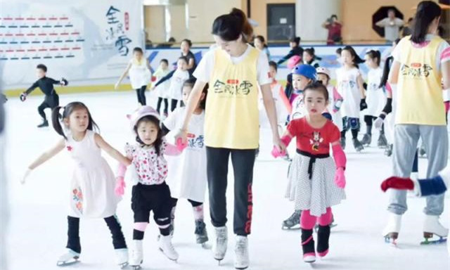 盛夏裏體驗冰雪的清涼