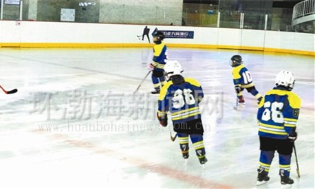 學員們體驗冰雪運動的樂趣