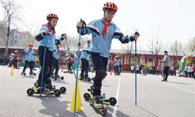 推冰雪教育 譜人才大計(jì) 教育界對(duì)冰雪進校園信心倍增