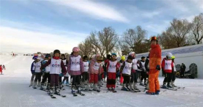 群衆冰雪運動再掀新熱潮6