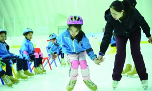 開展冰雪課程教育 培育校園冰雪教師 本市推進(jìn)青少年冰雪運動(dòng)普及