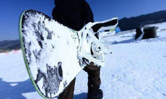 建冰雪裝備産業強省