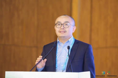 深圳昆侖鴻(hóng)星冰球俱樂部總經(jīng)理周松