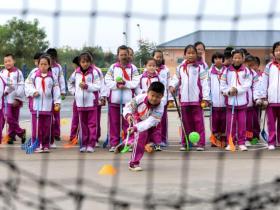 邯鄲：冰雪運動進校園
