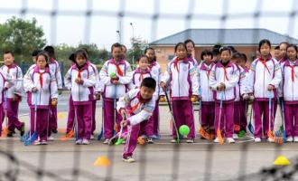 邯鄲：冰雪運動進校園