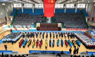 豐(fēng)南區第一屆冰雪運動(dòng)會隆重舉行