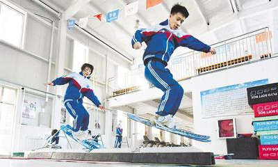 宣化第二中學學生們在進行雪地模拟訓練