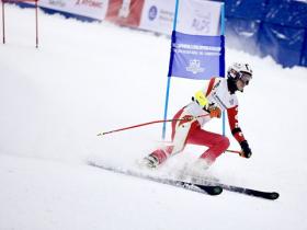熱雪奇迹全國(guó)滑雪賽事成都站率先鳴(míng)槍