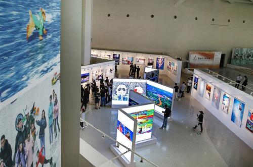  “一起向未來”中國冰雪運動(dòng)攝影大展精彩亮相奧(ào)林匹克塔 2