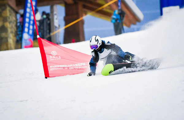 首屆廣州盛夏冰雪體育文化節暨第二屆粵港澳大灣區滑雪精英挑戰賽總決賽