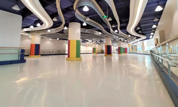 仿冰溜冰場