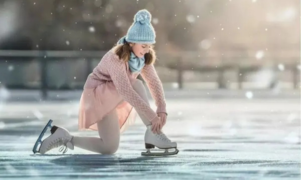 第一次滑冰怎麽滑