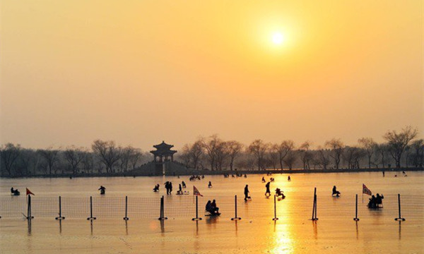 北京戶外天然滑冰場