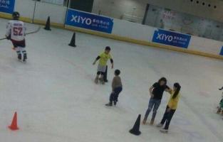 200萬能夠(gòu)建設多大的室内真冰溜冰場(chǎng)？