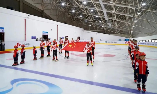 包頭市體育中心滑冰場(chǎng)正式啓動(dòng) 2