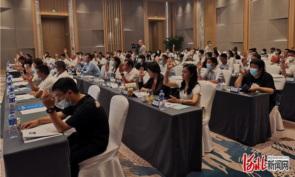 張家口冰雪産業人才聯盟正式成立-大會表決環節