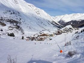 建一個(gè)滑雪場(chǎng)的成本需要多少錢？