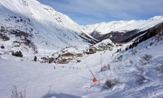 建一個(gè)滑雪場(chǎng)的成本需要多少錢？