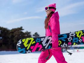 單(dān)闆滑雪服和雙闆滑雪服的區别是什麽(me) 怎樣挑選合适的滑雪服