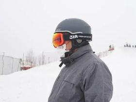 滑雪眼鏡(jìng)顔色的選擇 近視人群如何選購(gòu)滑雪鏡(jìng)