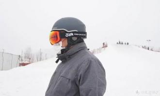 滑雪眼鏡(jìng)顔色的選擇 近視人群如何選購(gòu)滑雪鏡(jìng)