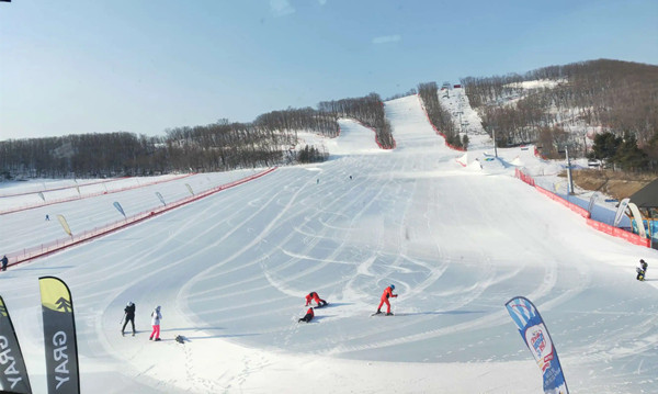 黑龍江佳木斯寶清·聖潔搖籃山滑雪場