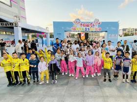 中國(guó)冰雪大篷車(chē)鞍山與市民共享冰雪樂趣