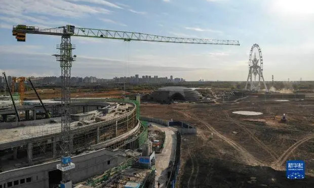 9月26日拍攝的在建的哈爾濱四季冰雪旅遊項目