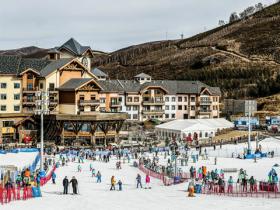 以“冰雪之弧”爲引 河北加快冰雪産(chǎn)業國(guó)際化步伐